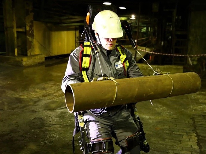 Варианты применения промышленного экзоскелета ExoHeaver Third Arm