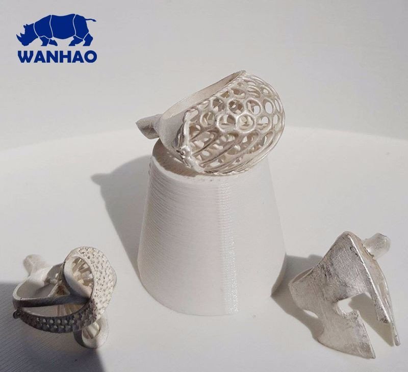 4 детали разной формы, которые были изготовлены 3D принтером Wanhao