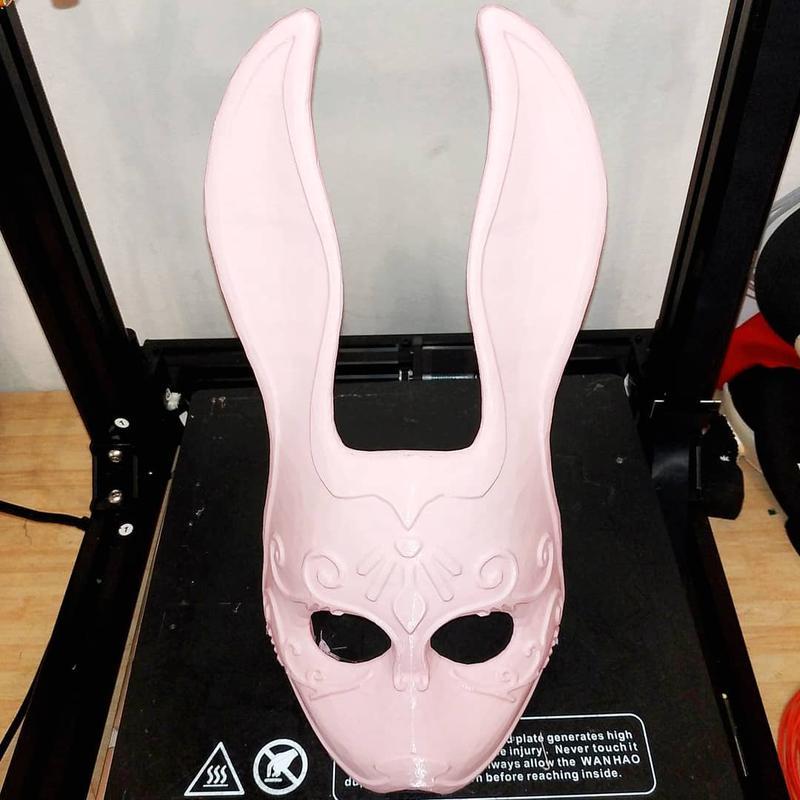 маска в виде кролика напечатана принтером Wanhao Duplicator D9 500 Mark II