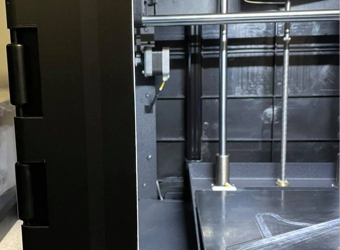 Петли дверей 3D принтера QIDI Tech i-Mate